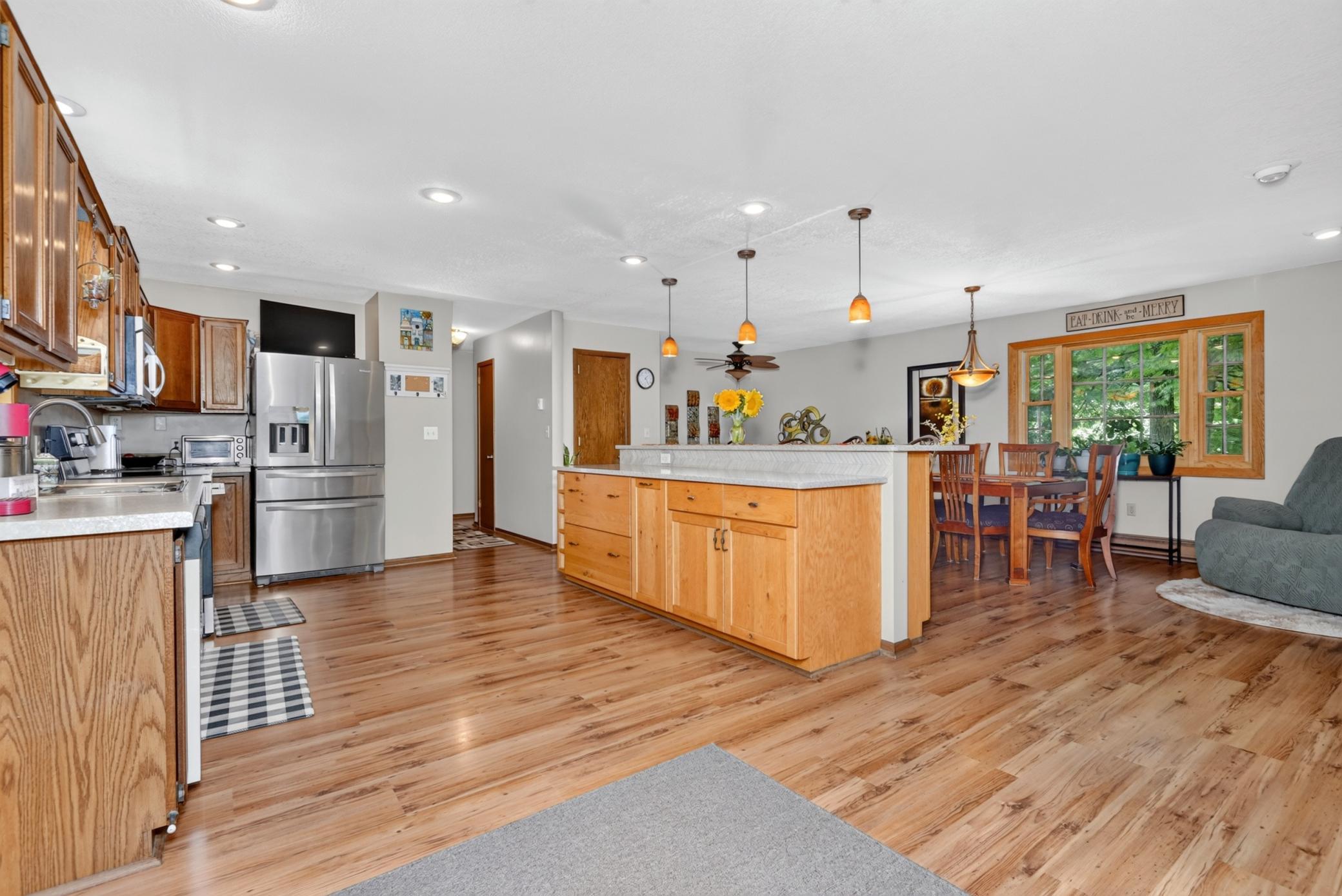 1976 single family home for sale at 2452 Deschepper Drive in Grand Rapids, MN — 4 bed, 2 bath (photo 11 of 47)