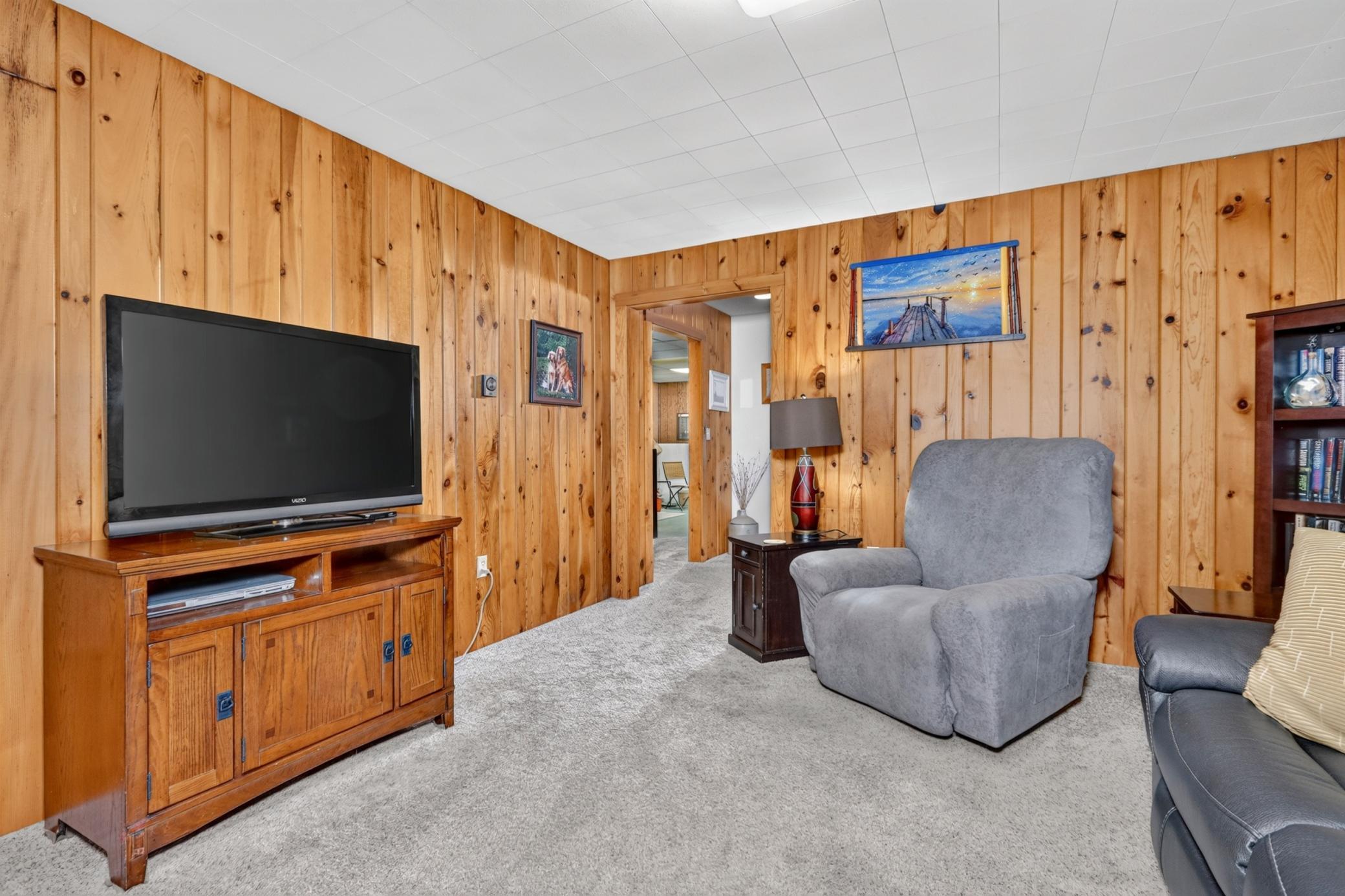 1976 single family home for sale at 2452 Deschepper Drive in Grand Rapids, MN — 4 bed, 2 bath (photo 23 of 47)