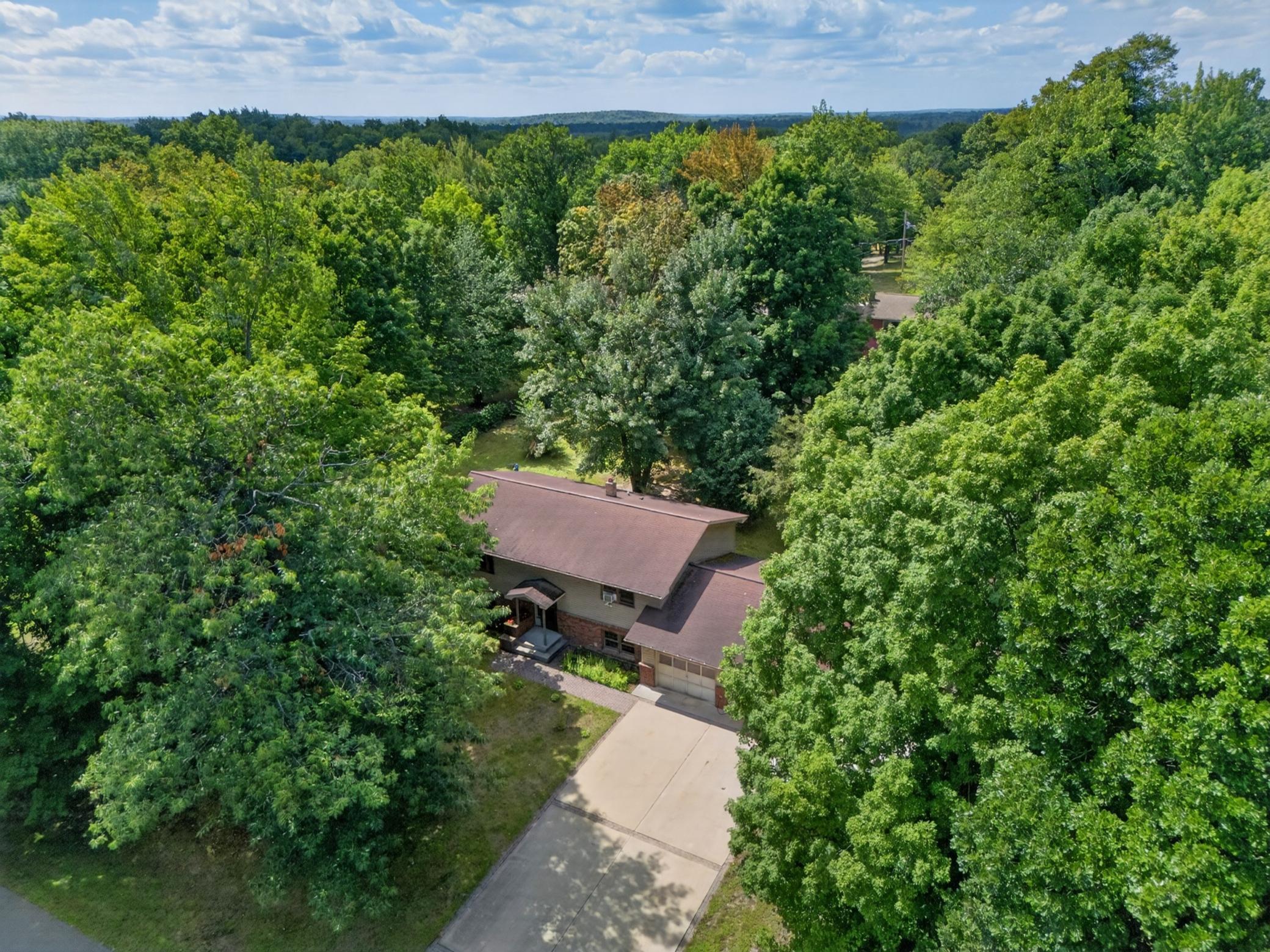 1976 single family home for sale at 2452 Deschepper Drive in Grand Rapids, MN — 4 bed, 2 bath (photo 43 of 47)