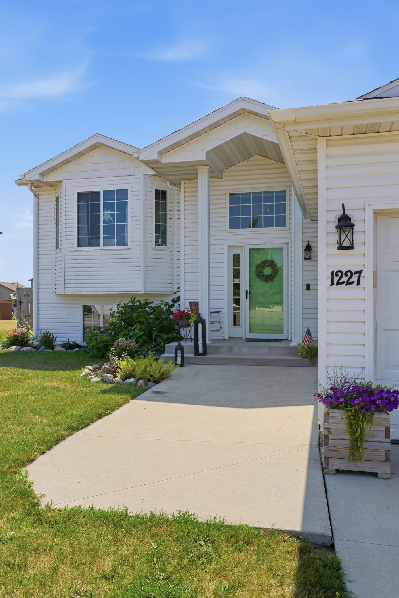 1227 38th Avenue S, Moorhead MN 56560 - Photo 3 of 26