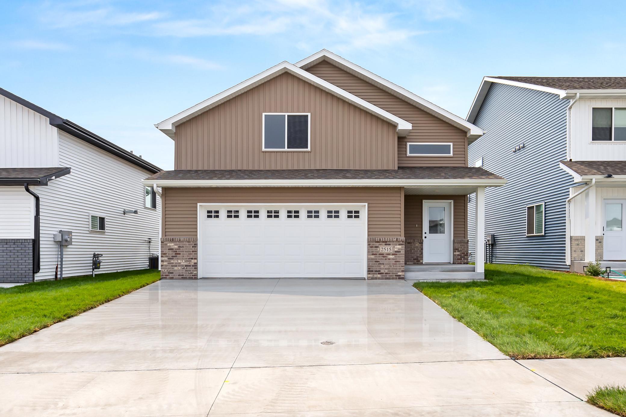 2024 single family home for sale at 2515 38th Avenue S in Moorhead, MN — 4 bed, 2 bath