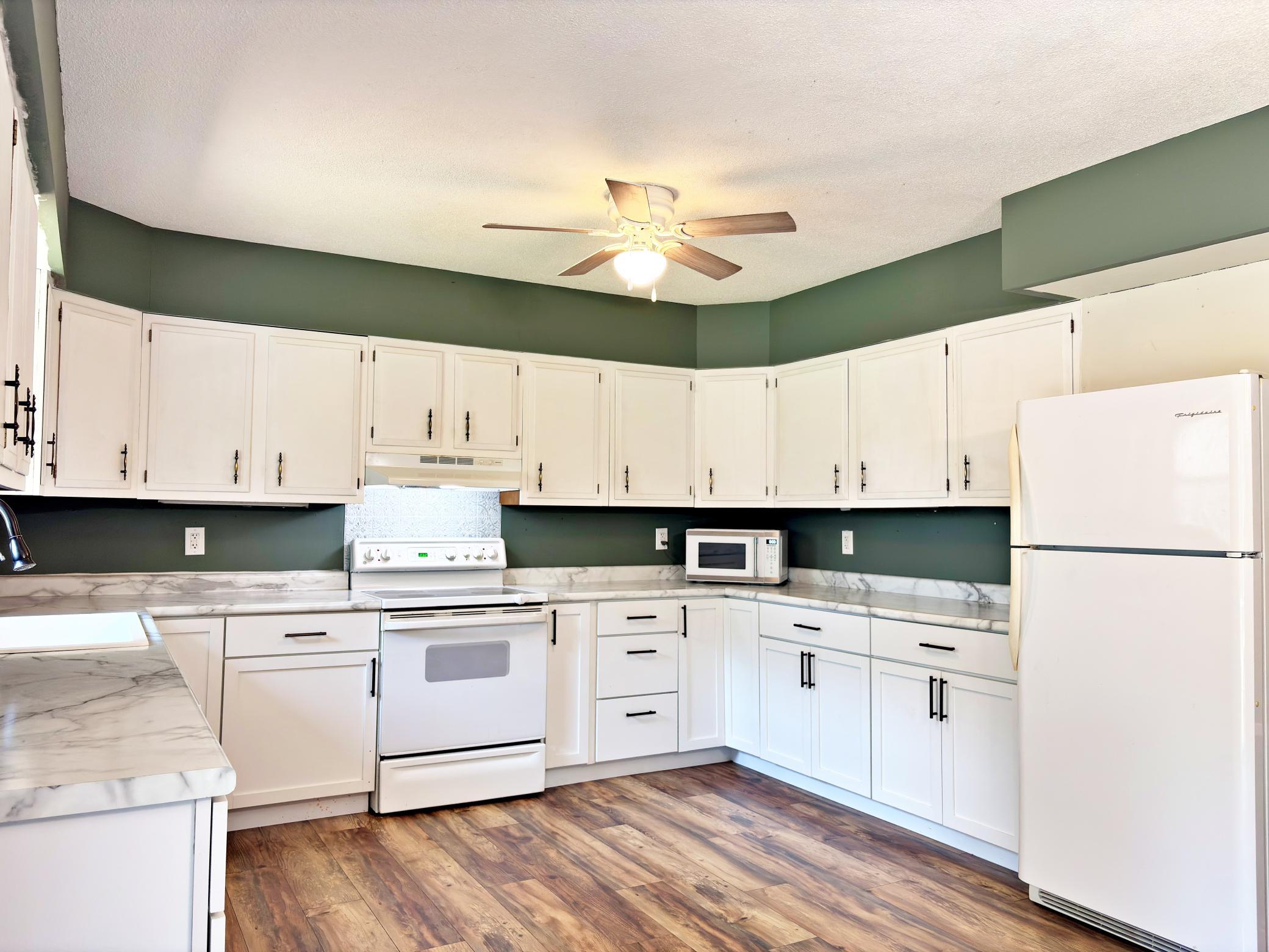 1974 single family home for sale at 16023 Discovery Circle in Park Rapids, MN — 3 bed, 2 bath (photo 4 of 33)