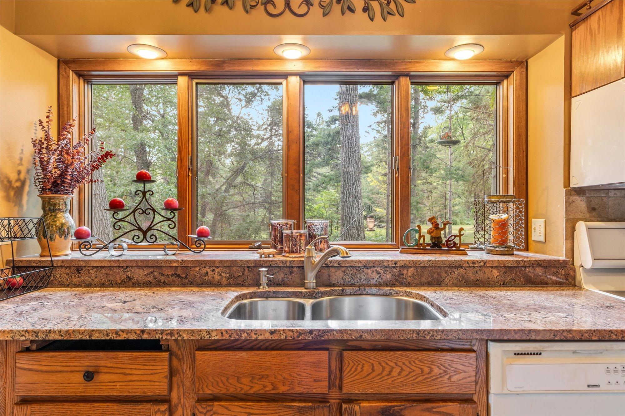 1974 single family home for sale at 29270 Huxtable Point Road in Merrifield, MN — 3 bed, 2 bath (photo 11 of 47)