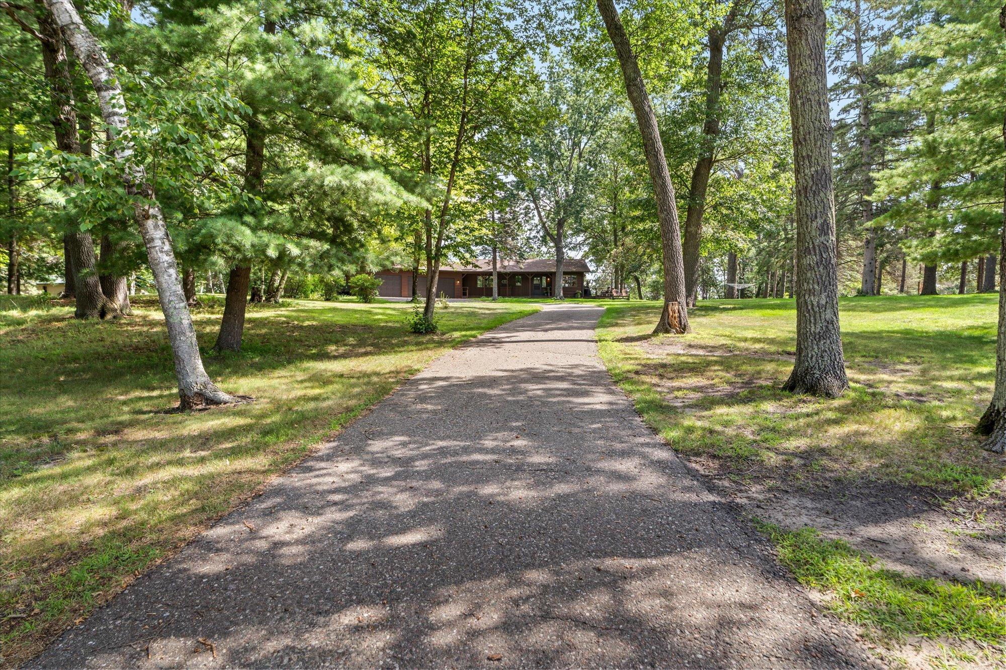 1974 single family home for sale at 29270 Huxtable Point Road in Merrifield, MN — 3 bed, 2 bath (photo 3 of 47)