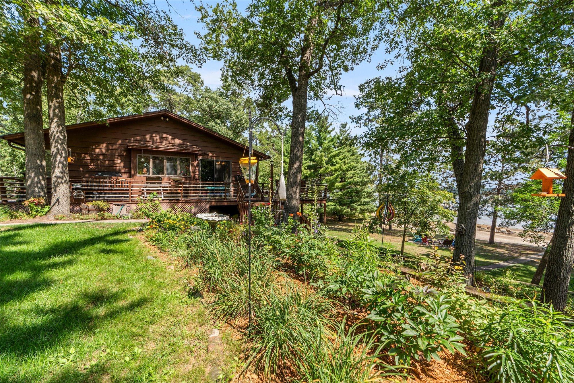 1974 single family home for sale at 29270 Huxtable Point Road in Merrifield, MN — 3 bed, 2 bath (photo 26 of 47)