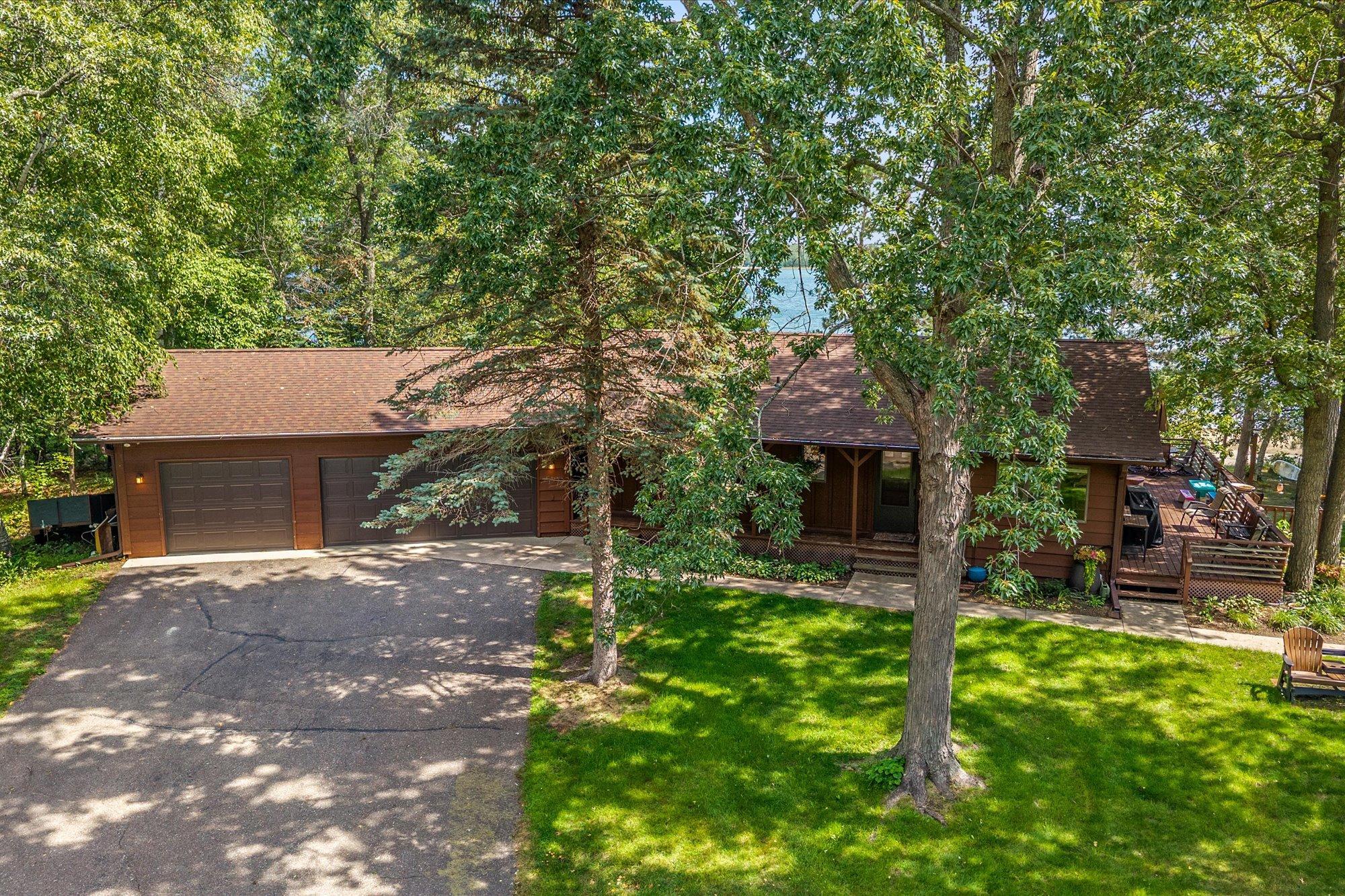 1974 single family home for sale at 29270 Huxtable Point Road in Merrifield, MN — 3 bed, 2 bath (photo 4 of 47)
