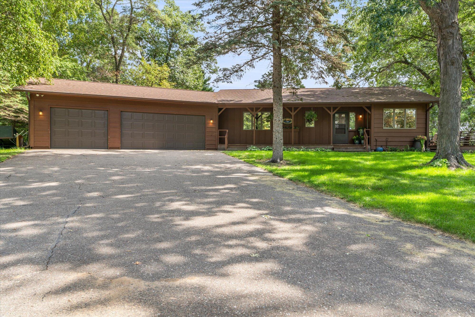 1974 single family home for sale at 29270 Huxtable Point Road in Merrifield, MN — 3 bed, 2 bath (photo 5 of 47)