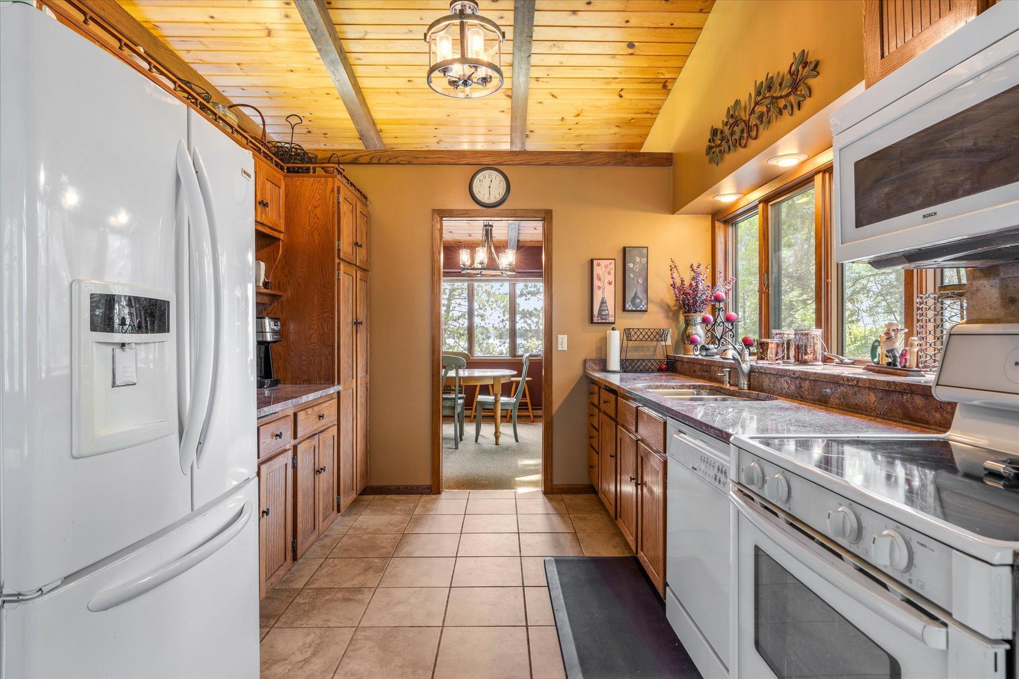 1974 single family home for sale at 29270 Huxtable Point Road in Merrifield, MN — 3 bed, 2 bath (photo 9 of 47)