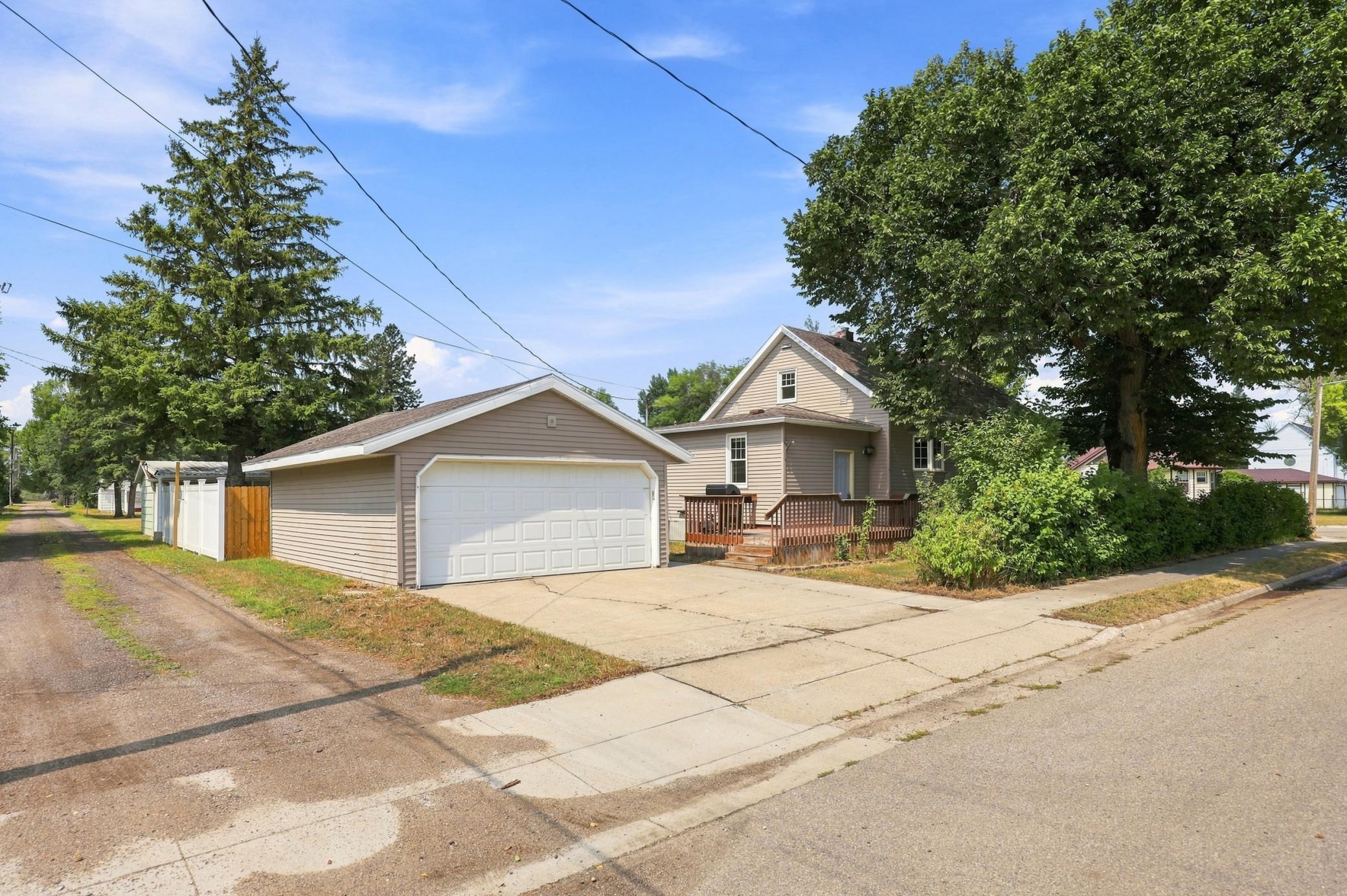 1920 single family home for sale at 202 1st Avenue SW in Dilworth, MN — 4 bed, 2 bath (photo 31 of 32)