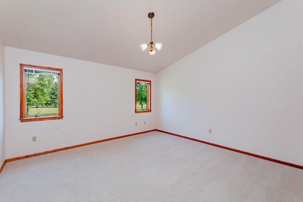 1996 single family home for sale at 202 Fairway Drive in Casselton, ND — 5 bed, 4 bath (photo 29 of 54)