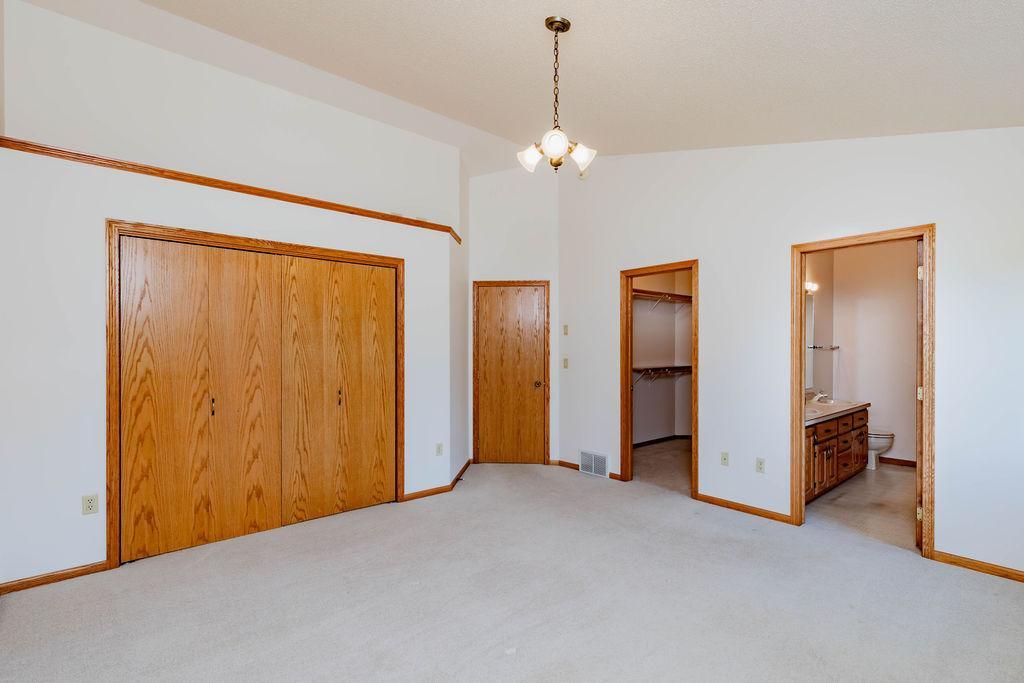 1996 single family home for sale at 202 Fairway Drive in Casselton, ND — 5 bed, 4 bath (photo 30 of 54)