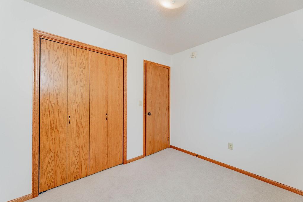 1996 single family home for sale at 202 Fairway Drive in Casselton, ND — 5 bed, 4 bath (photo 48 of 54)