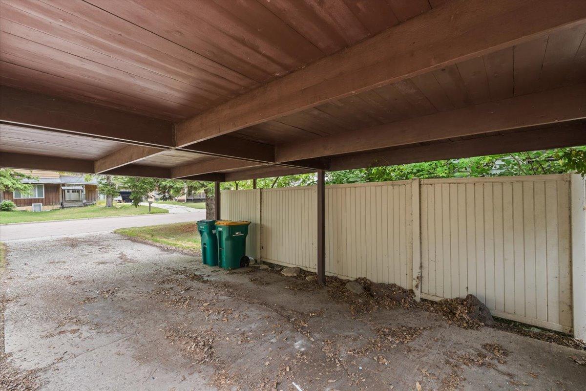 1957 single family home for sale at 609 Center Street S in Wahpeton, ND — 2 bed, 1 bath (photo 2 of 45)