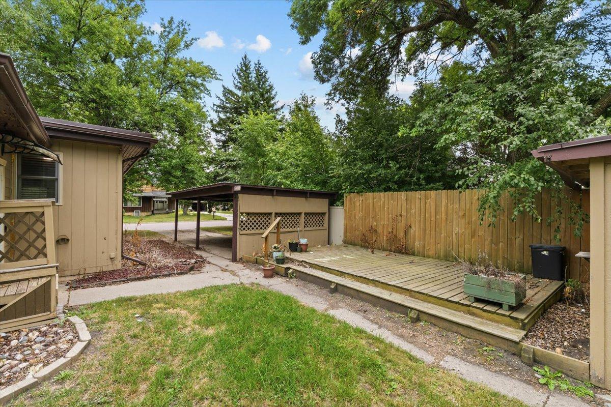 1957 single family home for sale at 609 Center Street S in Wahpeton, ND — 2 bed, 1 bath (photo 16 of 45)