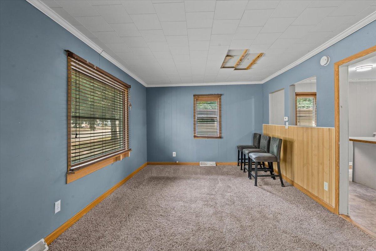 1957 single family home for sale at 609 Center Street S in Wahpeton, ND — 2 bed, 1 bath (photo 21 of 45)