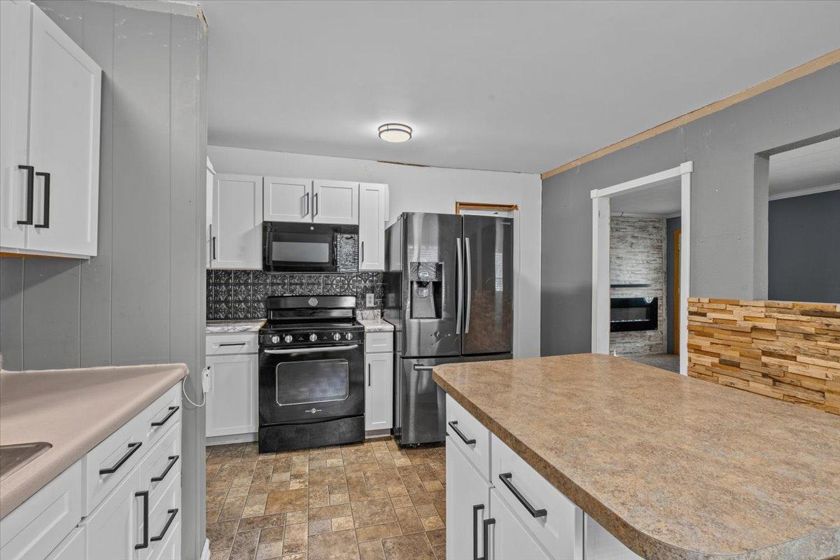 1957 single family home for sale at 609 Center Street S in Wahpeton, ND — 2 bed, 1 bath (photo 29 of 45)
