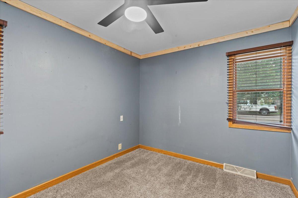 1957 single family home for sale at 609 Center Street S in Wahpeton, ND — 2 bed, 1 bath (photo 33 of 45)