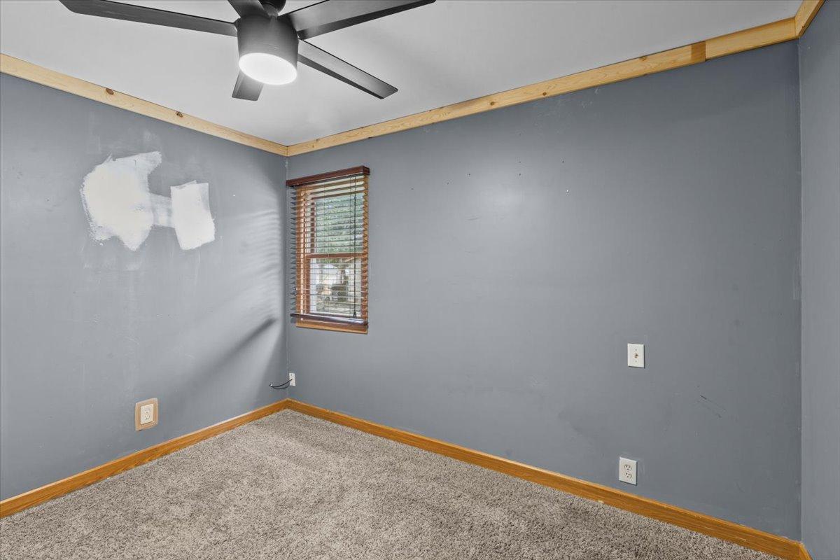 1957 single family home for sale at 609 Center Street S in Wahpeton, ND — 2 bed, 1 bath (photo 36 of 45)