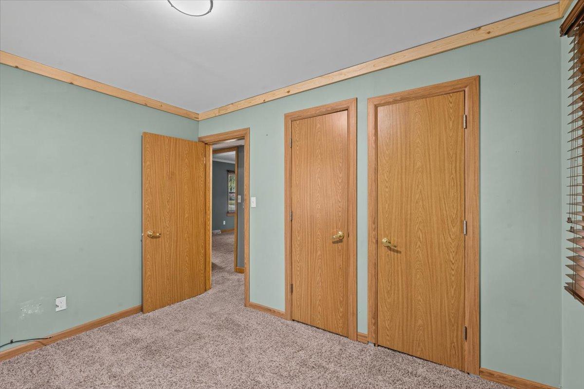 1957 single family home for sale at 609 Center Street S in Wahpeton, ND — 2 bed, 1 bath (photo 38 of 45)