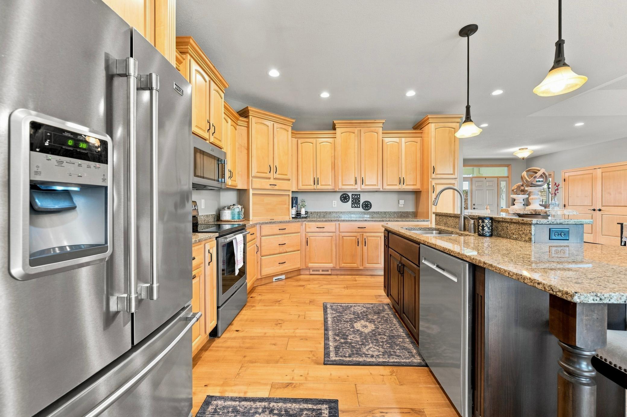 2003 single family home for sale at 1003 Latoka Heights Lane SW in Alexandria, MN — 5 bed, 4 bath (photo 17 of 58)