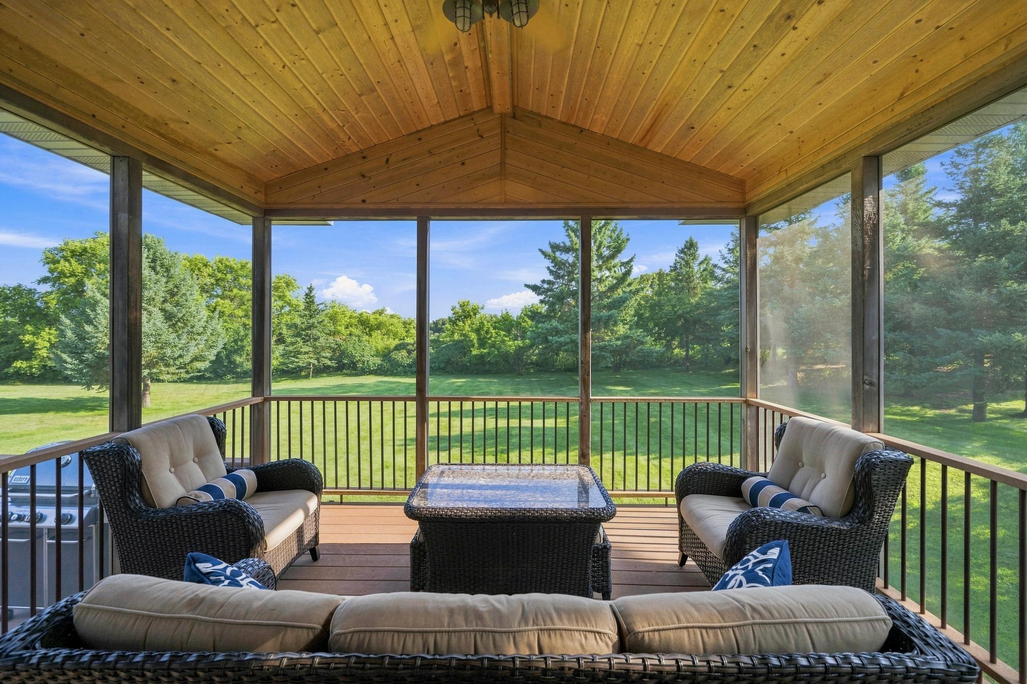2003 single family home for sale at 1003 Latoka Heights Lane SW in Alexandria, MN — 5 bed, 4 bath (photo 3 of 58)