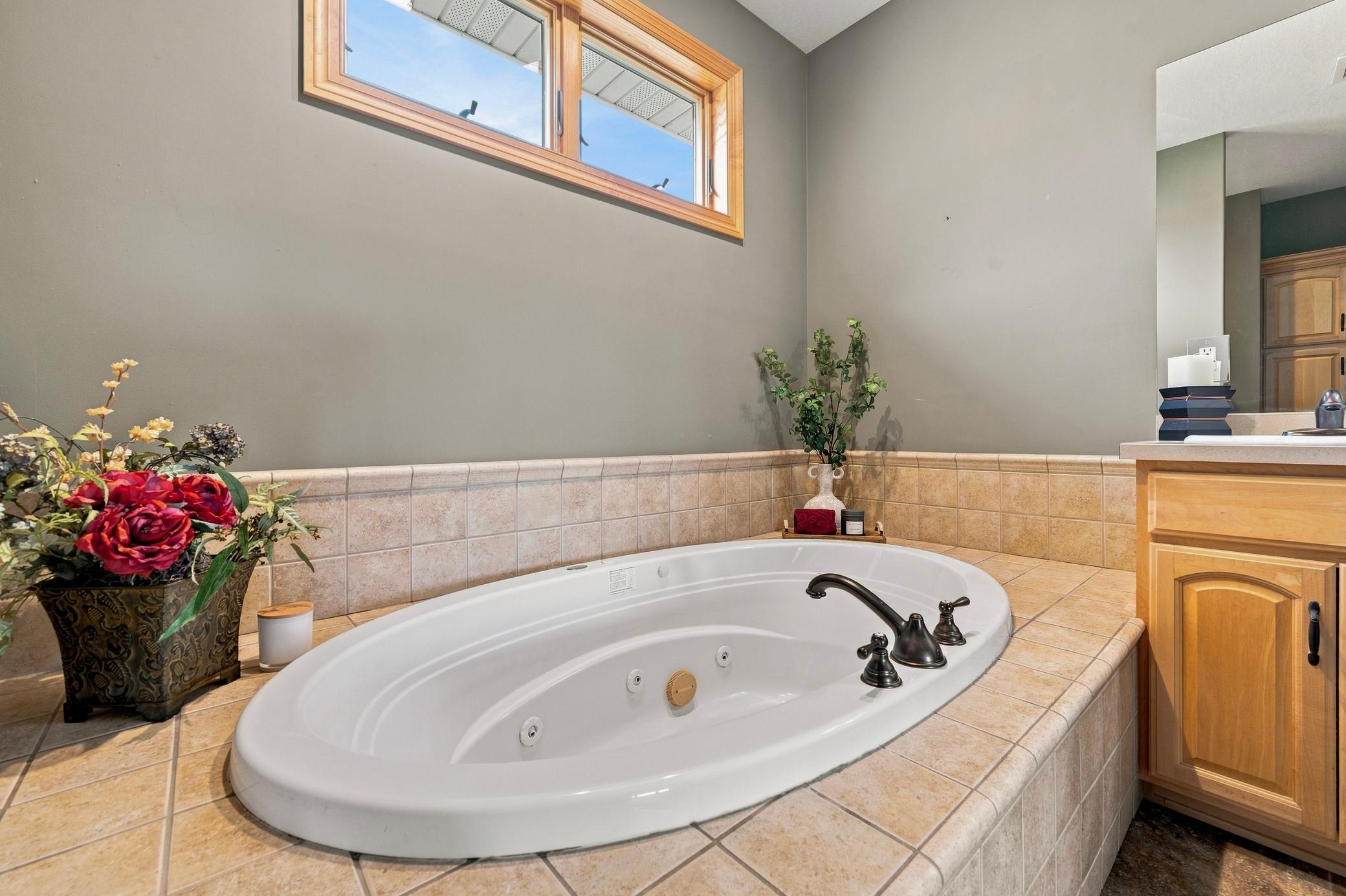 2003 single family home for sale at 1003 Latoka Heights Lane SW in Alexandria, MN — 5 bed, 4 bath (photo 26 of 58)