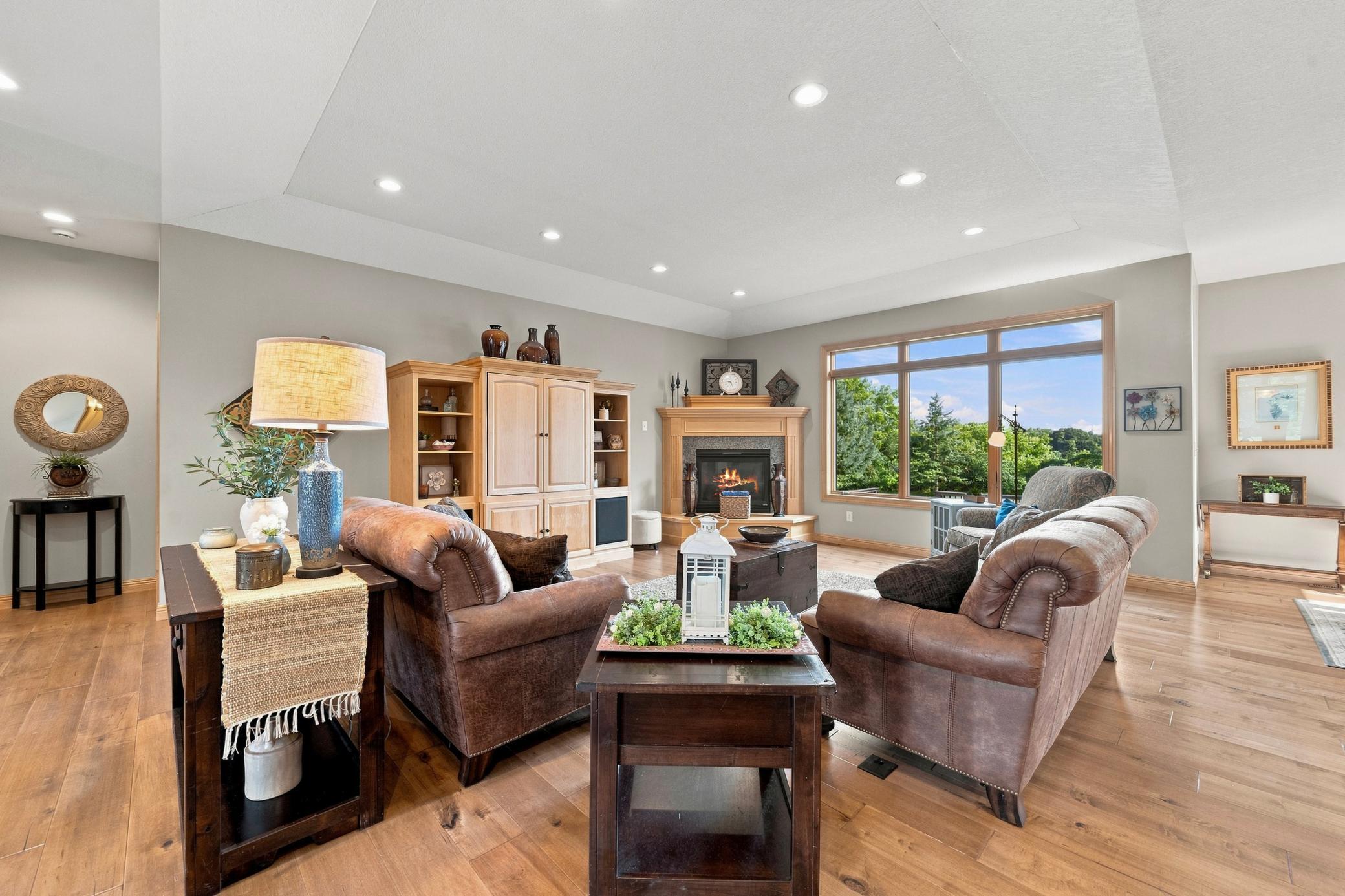 2003 single family home for sale at 1003 Latoka Heights Lane SW in Alexandria, MN — 5 bed, 4 bath (photo 4 of 58)
