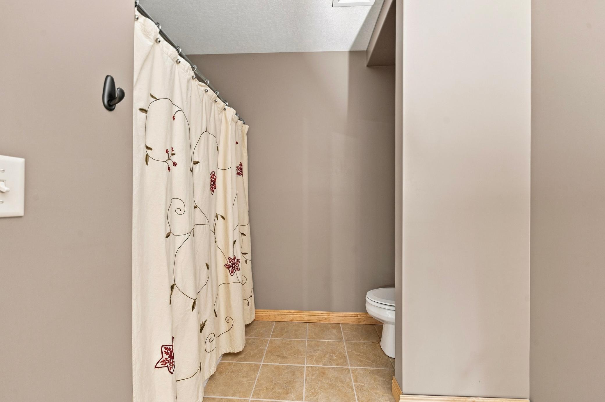 2003 single family home for sale at 1003 Latoka Heights Lane SW in Alexandria, MN — 5 bed, 4 bath (photo 50 of 58)