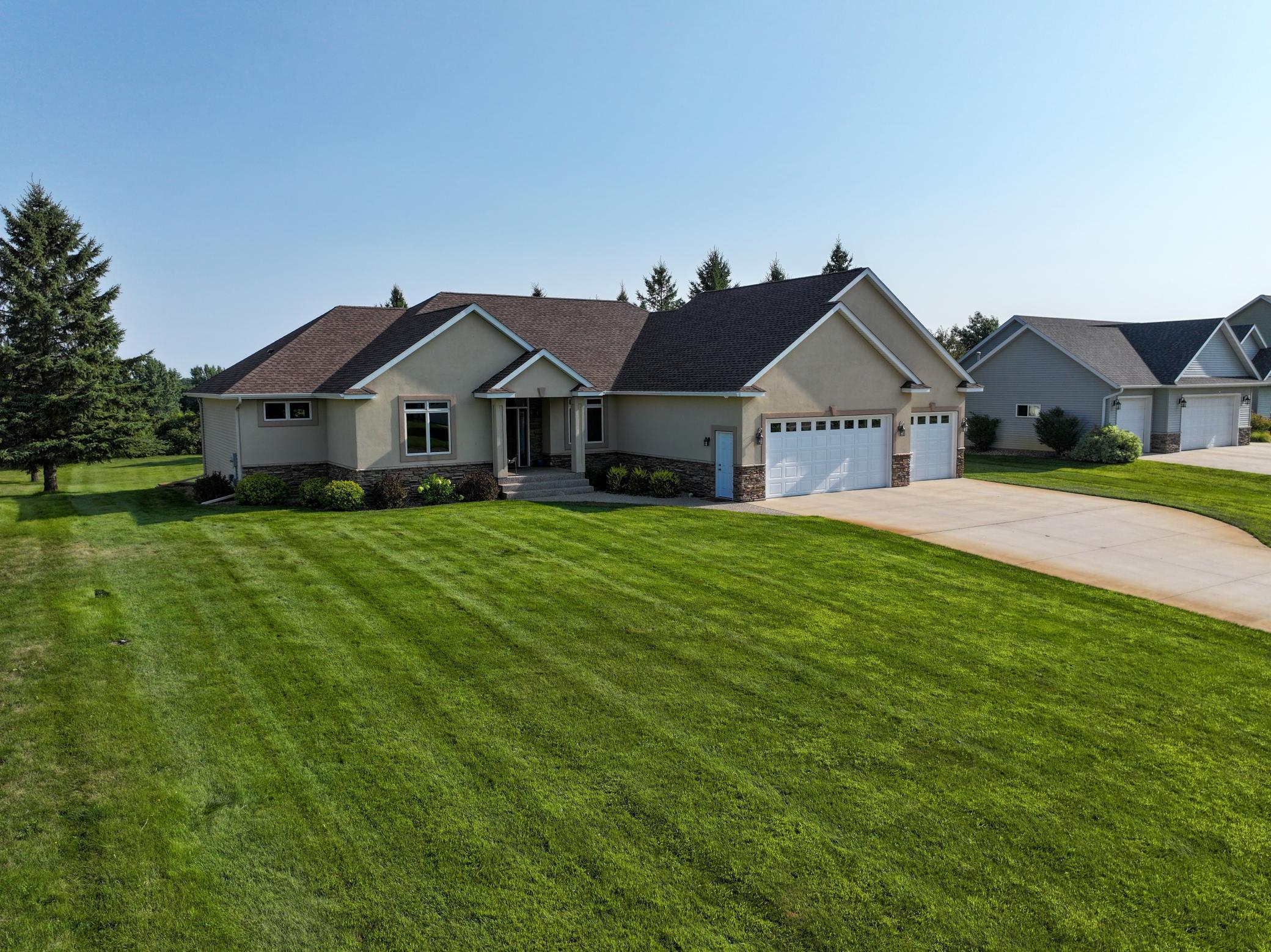 2003 single family home for sale at 1003 Latoka Heights Lane SW in Alexandria, MN — 5 bed, 4 bath (photo 8 of 58)