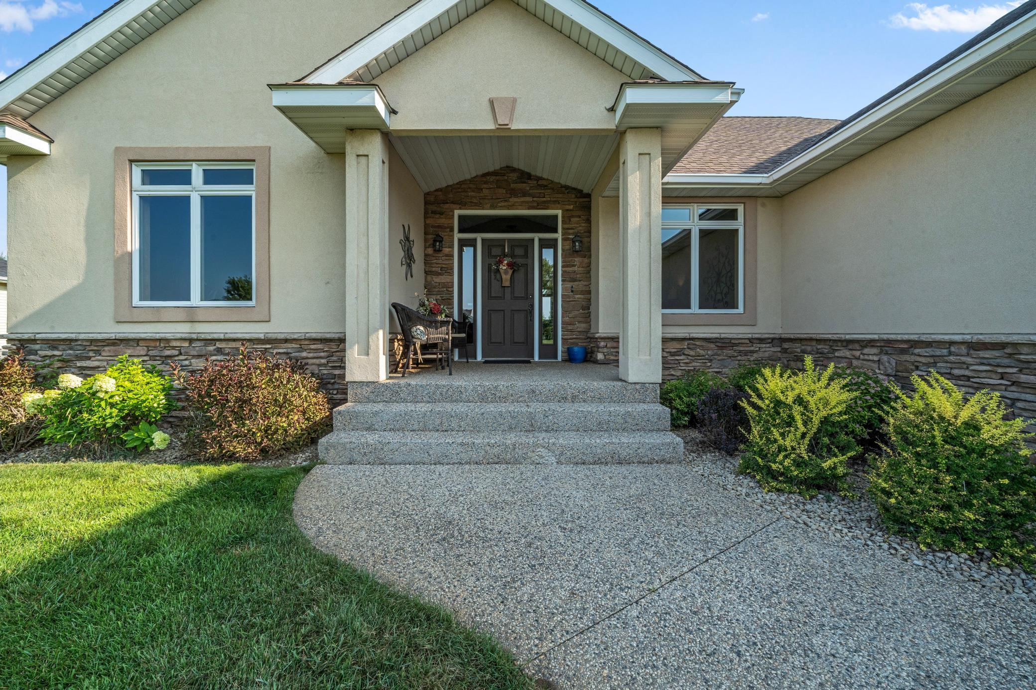 2003 single family home for sale at 1003 Latoka Heights Lane SW in Alexandria, MN — 5 bed, 4 bath (photo 9 of 58)