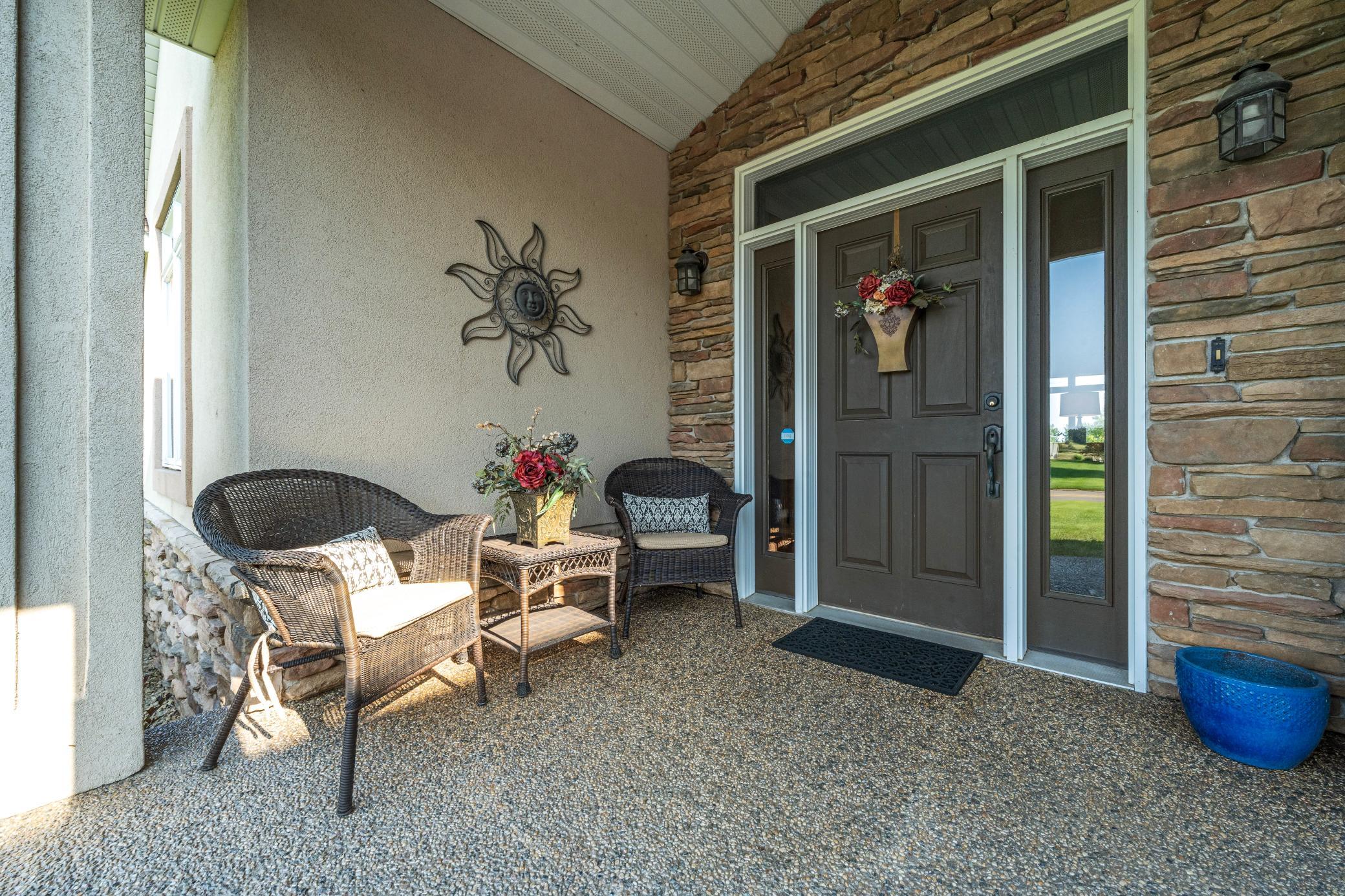 2003 single family home for sale at 1003 Latoka Heights Lane SW in Alexandria, MN — 5 bed, 4 bath (photo 10 of 58)