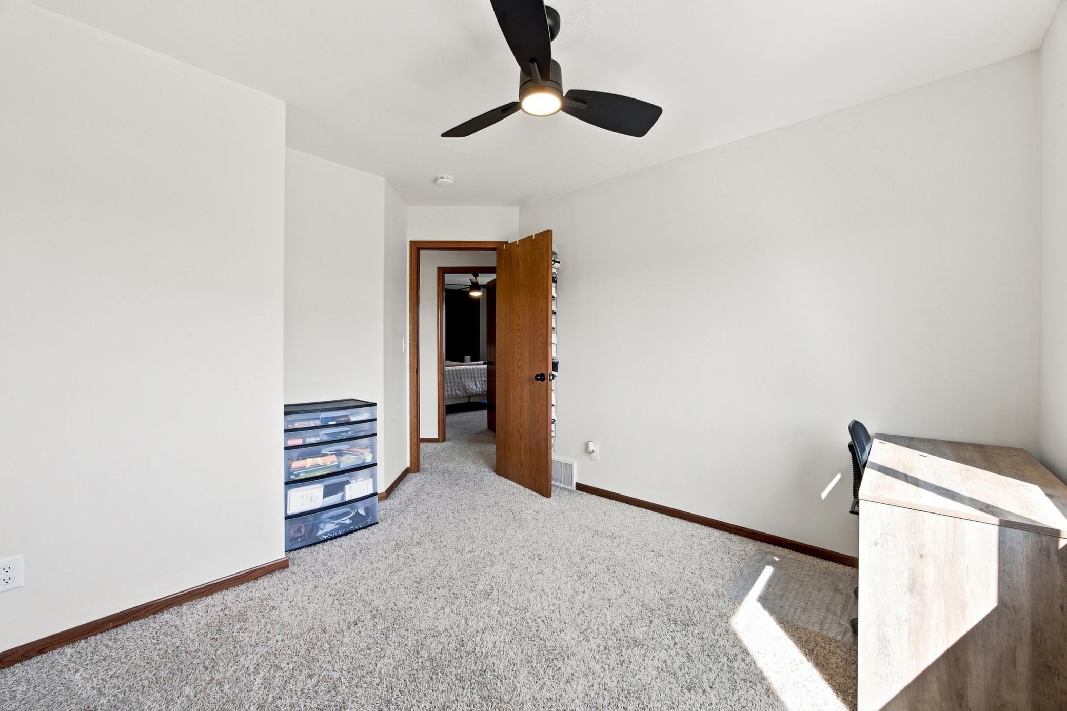2007 single family home for sale at 3650 Taylor Street S in Fargo, ND — 4 bed, 2 bath (photo 21 of 31)