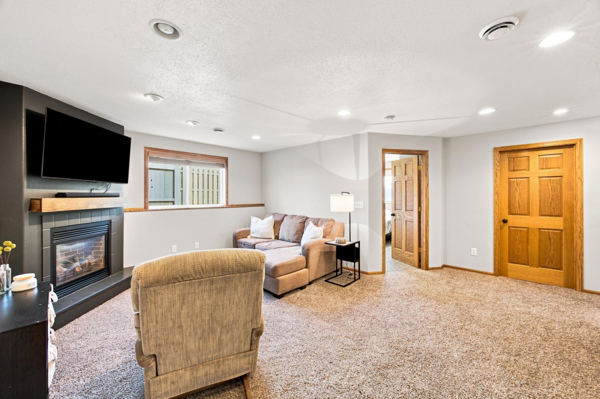 2007 single family home for sale at 3650 Taylor Street S in Fargo, ND — 4 bed, 2 bath (photo 22 of 31)