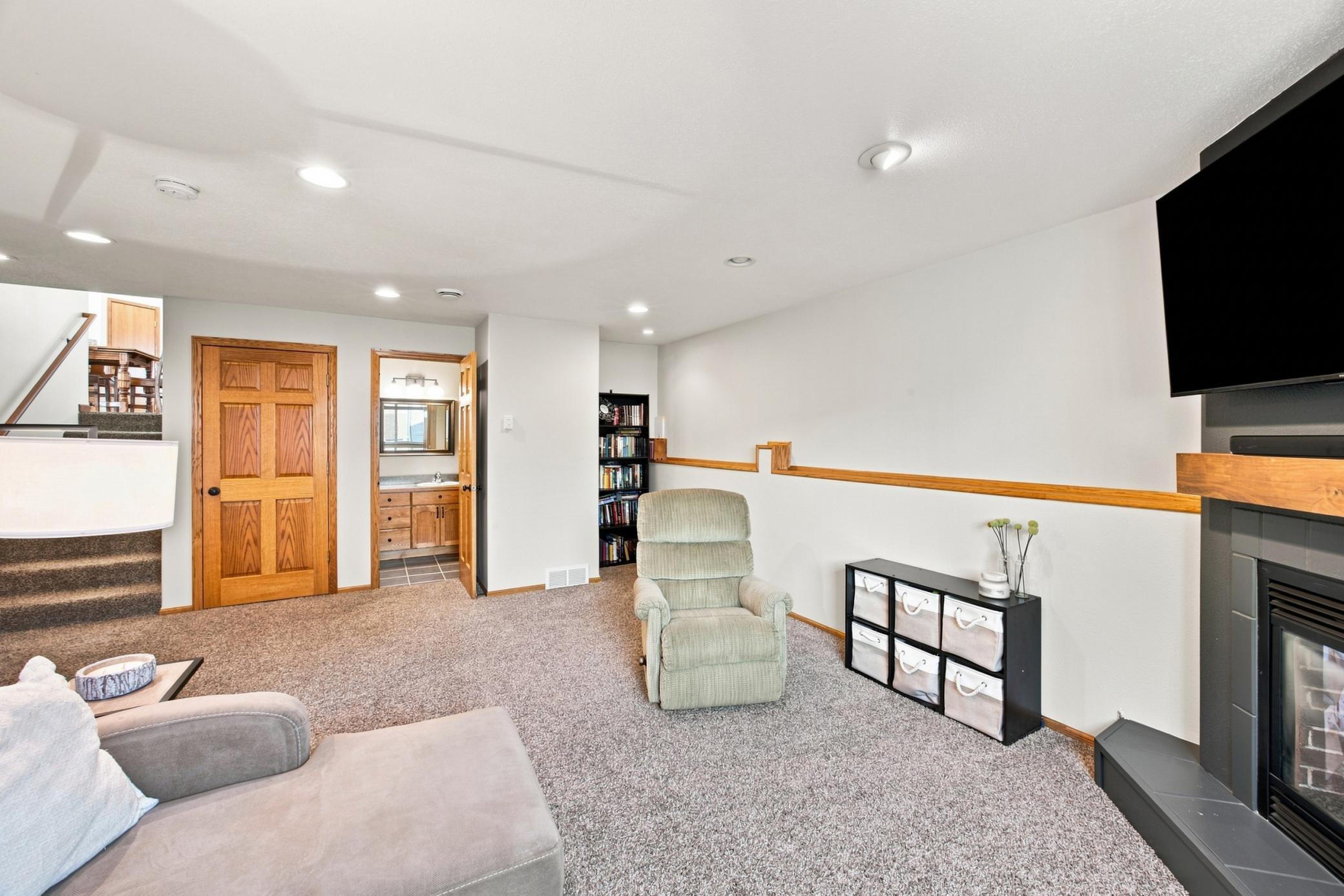 2007 single family home for sale at 3650 Taylor Street S in Fargo, ND — 4 bed, 2 bath (photo 23 of 31)