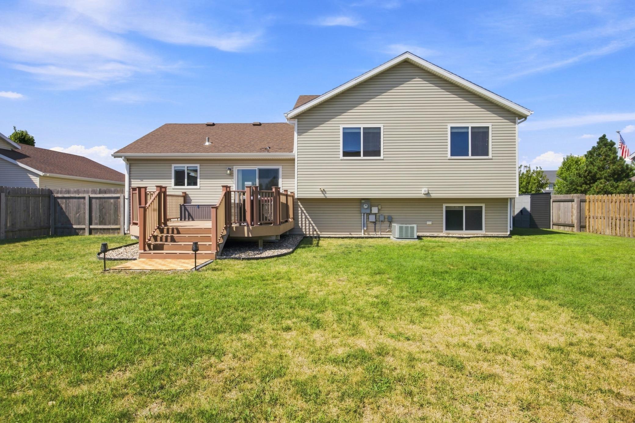 2007 single family home for sale at 3650 Taylor Street S in Fargo, ND — 4 bed, 2 bath (photo 29 of 31)