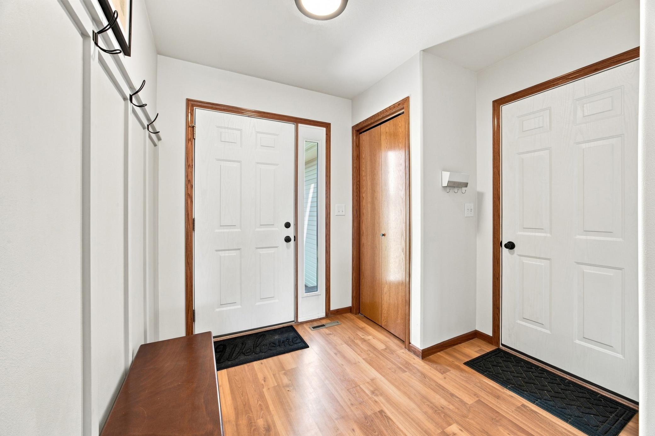 2007 single family home for sale at 3650 Taylor Street S in Fargo, ND — 4 bed, 2 bath (photo 5 of 31)