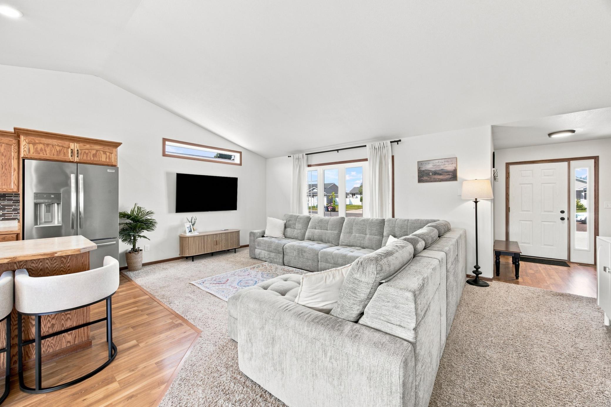 2007 single family home for sale at 3650 Taylor Street S in Fargo, ND — 4 bed, 2 bath (photo 6 of 31)