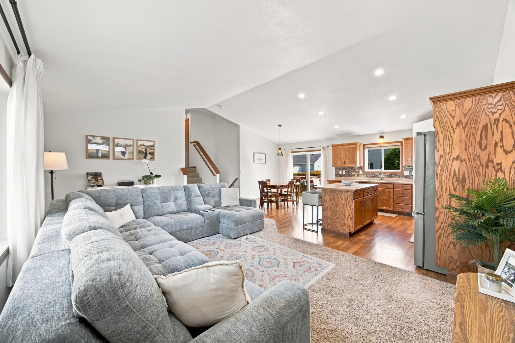 2007 single family home for sale at 3650 Taylor Street S in Fargo, ND — 4 bed, 2 bath (photo 7 of 31)