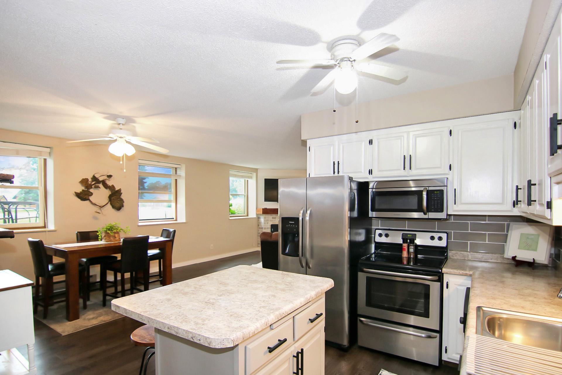 1983 condo for sale at 31018 Rasmussen Road Unit #101 in Pequot Lakes, MN — 1 bed, 1 bath (photo 6 of 26)