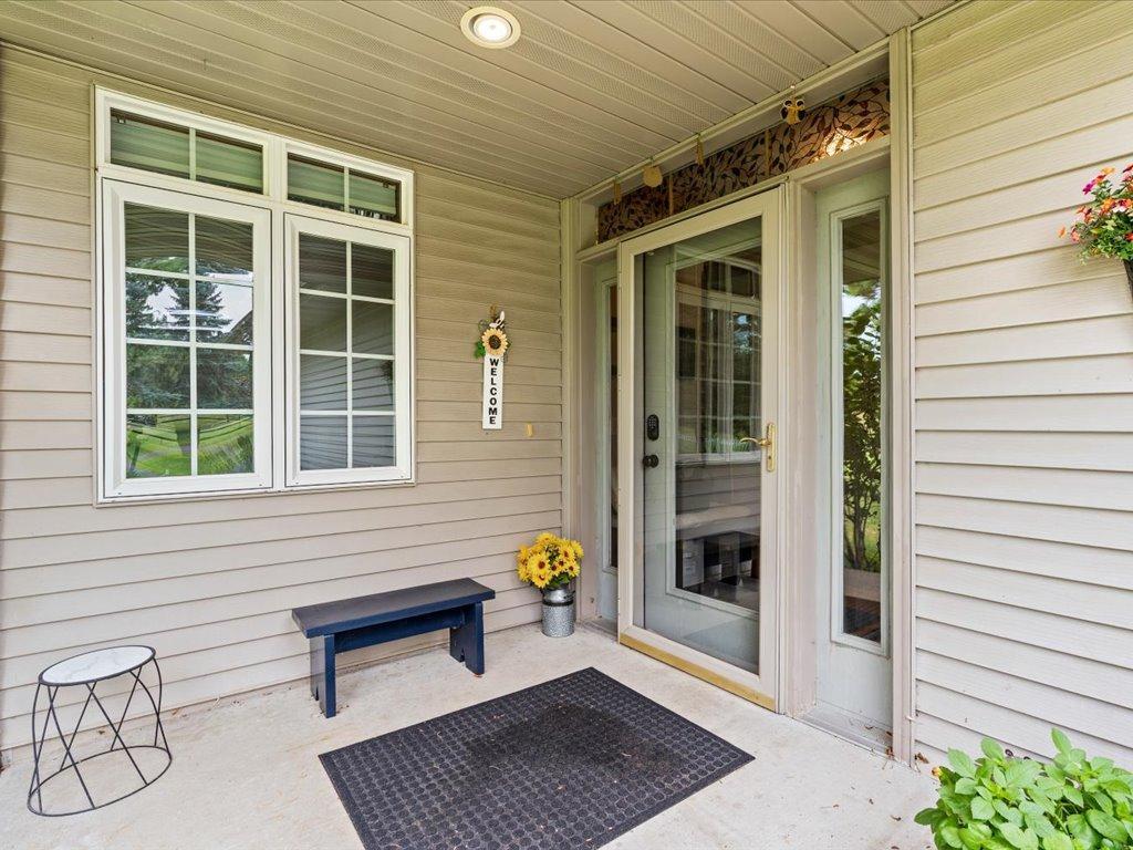 1998 townhouse for sale at 4612 Hemlock Lane in Pequot Lakes, MN — 3 bed, 3 bath (photo 2 of 37)