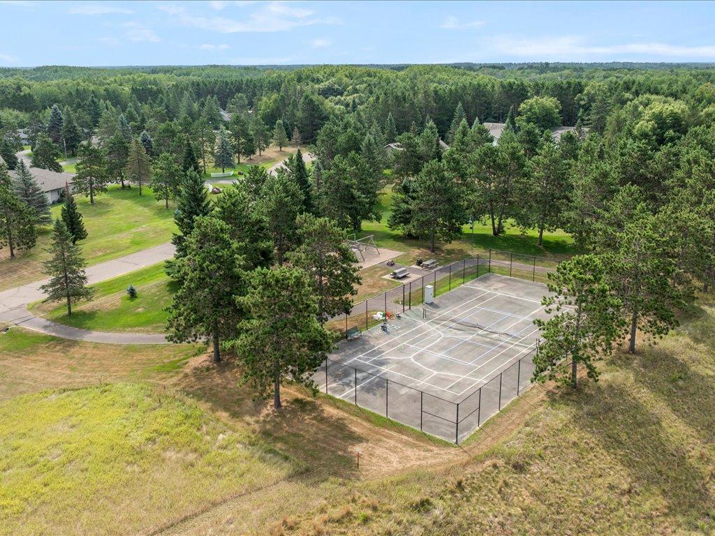 1998 townhouse for sale at 4612 Hemlock Lane in Pequot Lakes, MN — 3 bed, 3 bath (photo 29 of 37)