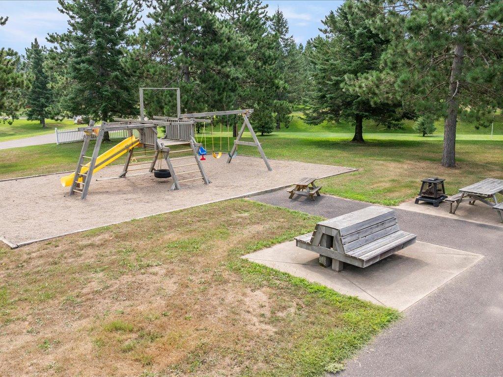 1998 townhouse for sale at 4612 Hemlock Lane in Pequot Lakes, MN — 3 bed, 3 bath (photo 30 of 37)
