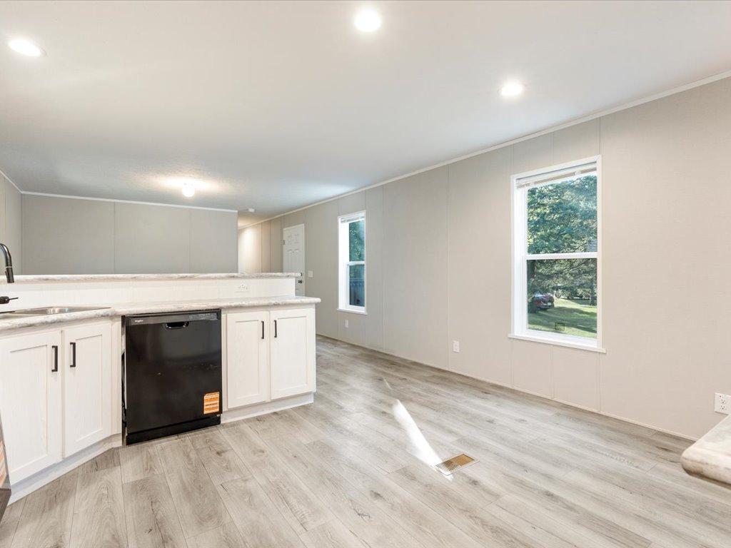 2026 single family home for sale at 37471 Deer Ridge Drive in Crosslake, MN — 3 bed, 2 bath (photo 6 of 42)