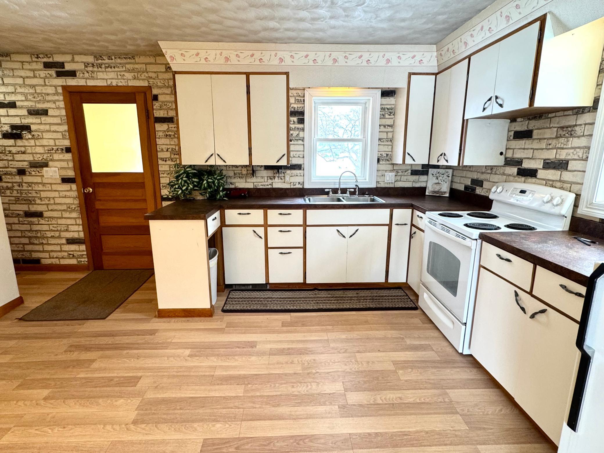 1920 single family home for sale at 17915 140th Avenue NE in Thief River Falls, MN — 2 bed, 2 bath (photo 2 of 15)