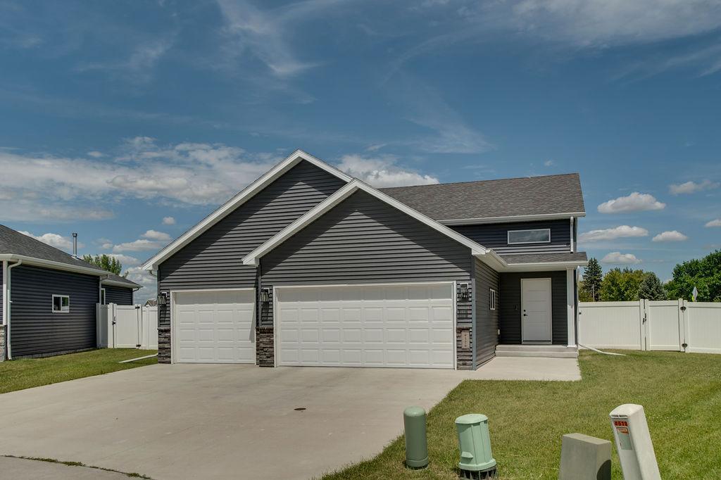4514 13th Street S, Moorhead MN 56560 - Photo 2 of 44
