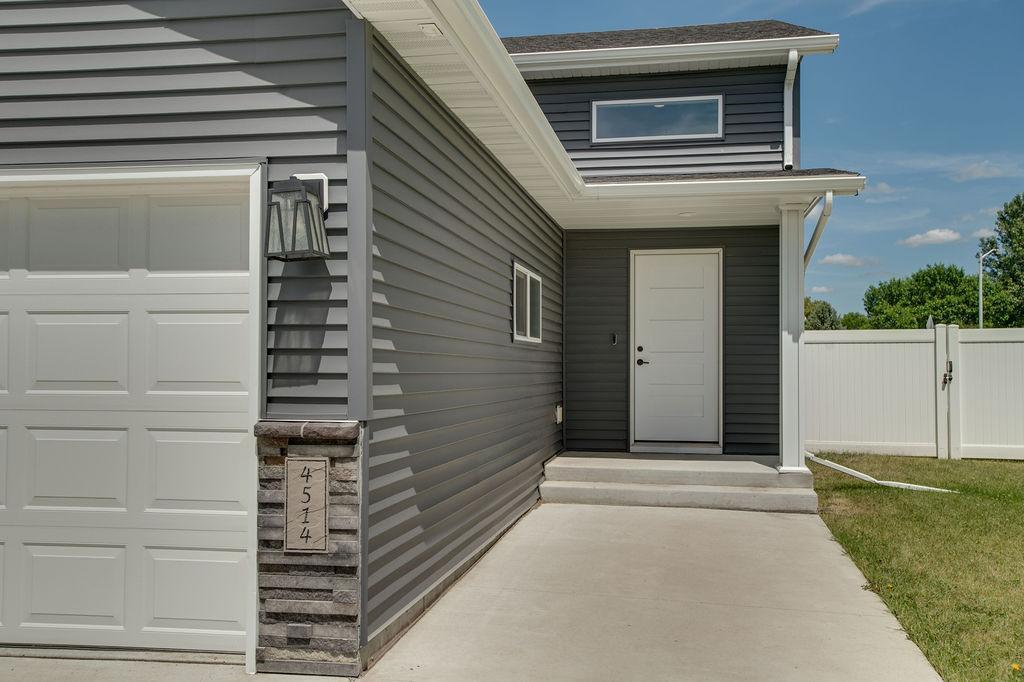 4514 13th Street S, Moorhead MN 56560 - Photo 3 of 44