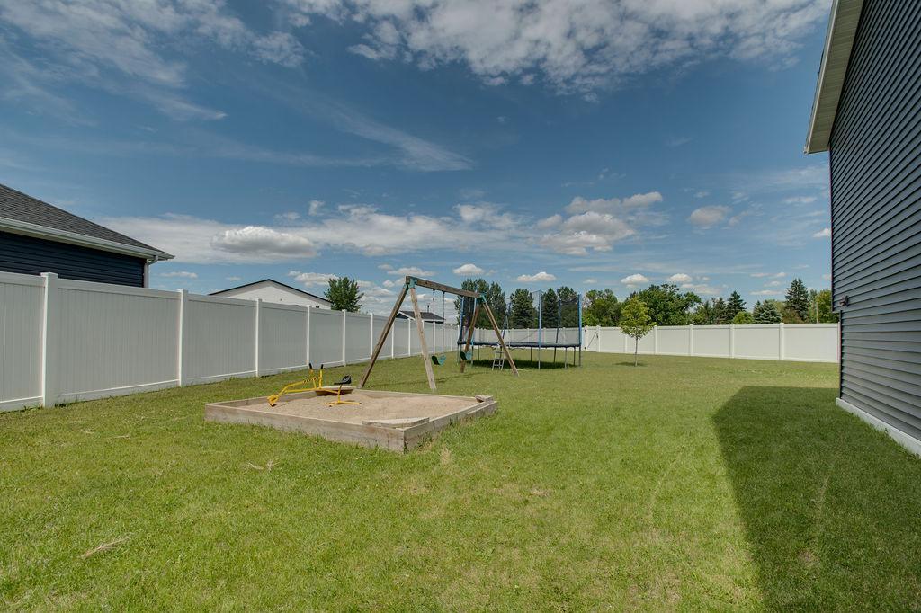 4514 13th Street S, Moorhead MN 56560 - Photo 4 of 44