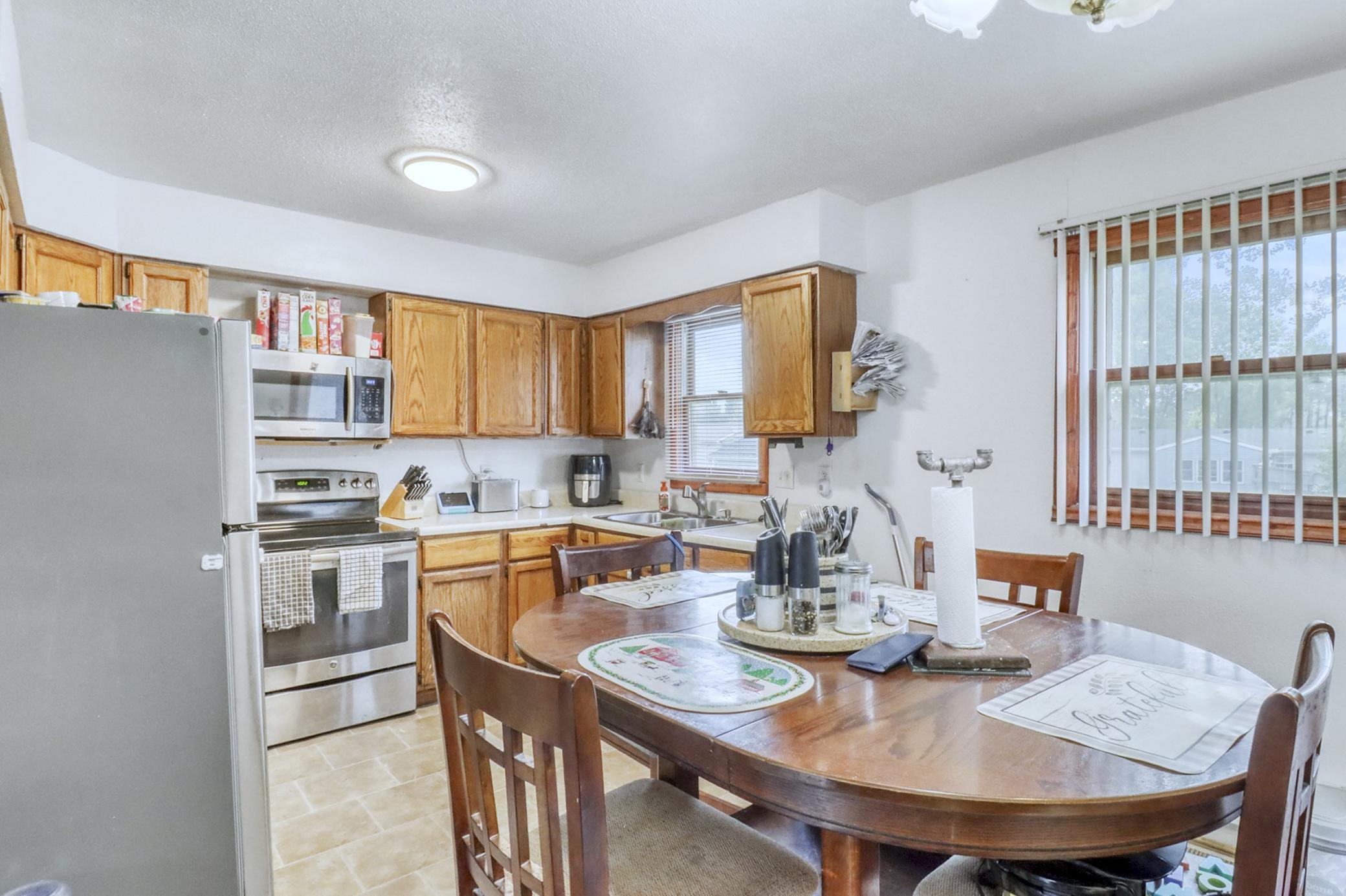 1982 single family home for sale at 105 6th Street in Christine, ND — 4 bed, 2 bath (photo 11 of 38)