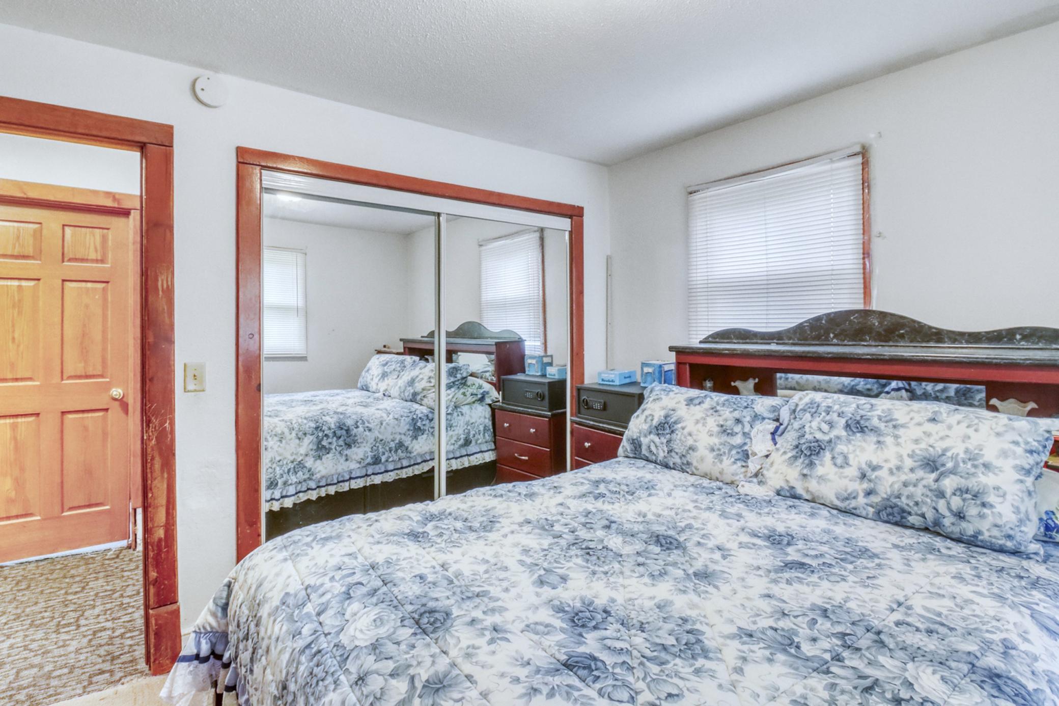 1982 single family home for sale at 105 6th Street in Christine, ND — 4 bed, 2 bath (photo 16 of 38)