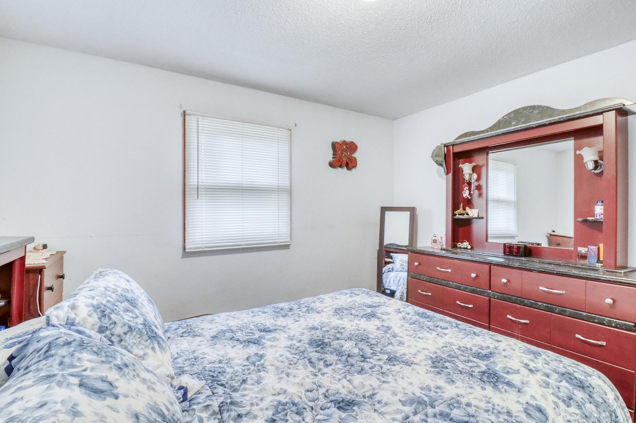 1982 single family home for sale at 105 6th Street in Christine, ND — 4 bed, 2 bath (photo 18 of 38)